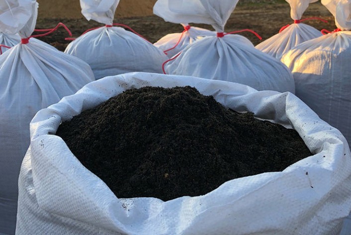 Murumuld (must muld kompostiga ja liivaga